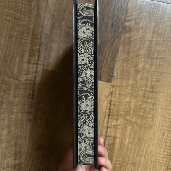 Bookish|| Queen among the dead - Picture 2 of 5